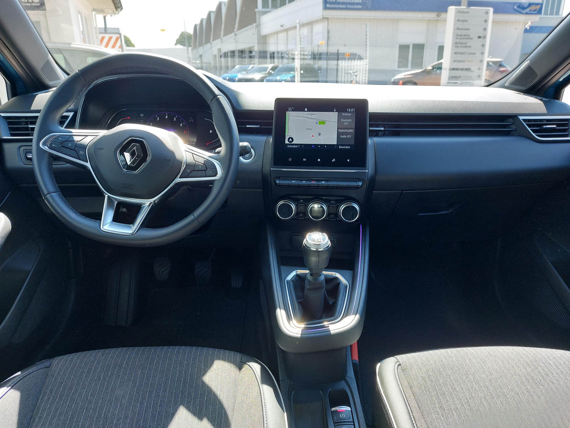 Renault Clio Hybride huren